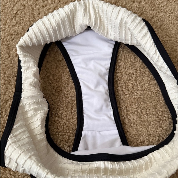 High waisted bikini bottom - Picture 2 of 4